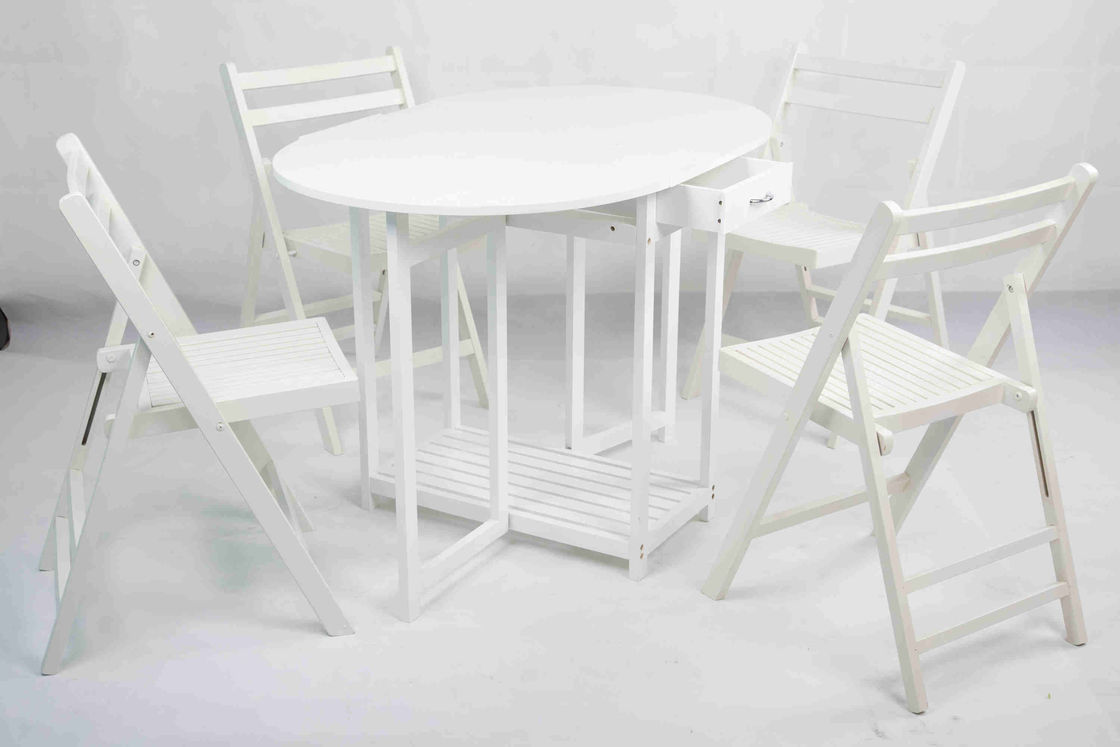 Складной столик и стулья мебели сада деревянные на открытом воздухе для забавного космоса